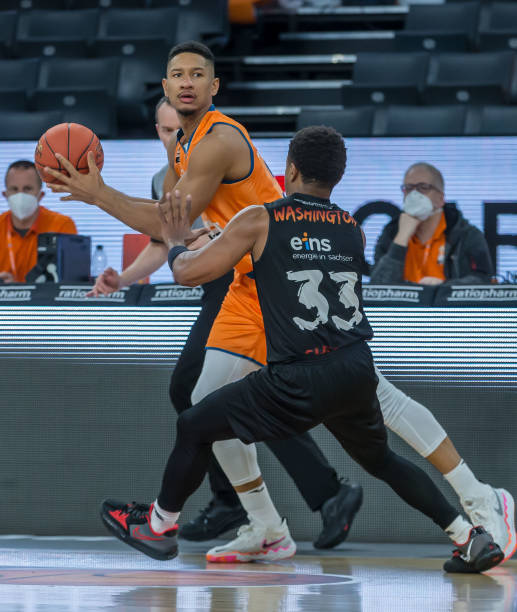 主教练路易 主教练路易