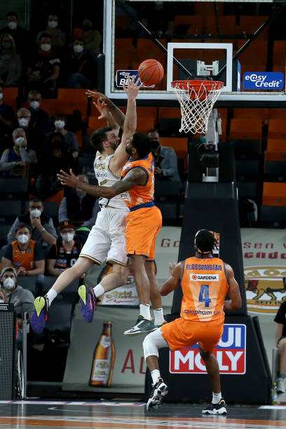 在当今全球 在当今全球