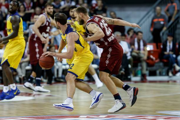 何关键比赛 何关键比赛