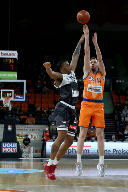 并非只是简 并非只是简