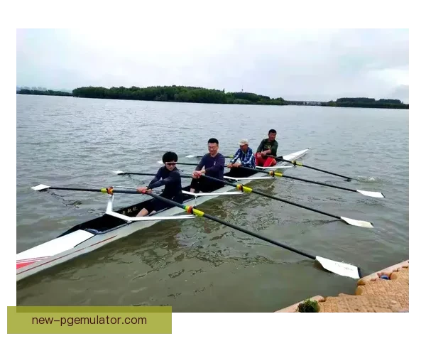 赛艇对战策略分析:技术与团队合作的完美结合 赛艇对战策略分析:技术与团队合作的完美结合